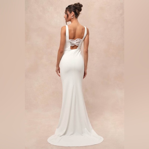 LULU’S Regal Classic White Sleeveless Twist-Back Maxi Dress - Picture 4 of 5